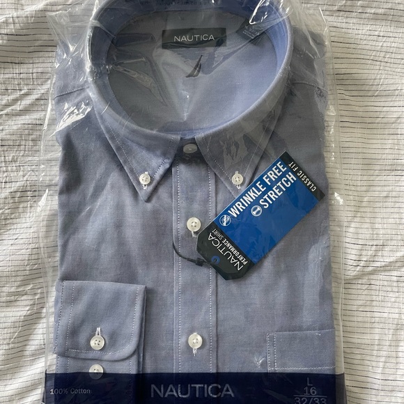 NWT Nautica Men's Classic Fit Button Down Oxford Shirt. 16" Neck, 32/33" Sleeve. - Picture 1 of 2